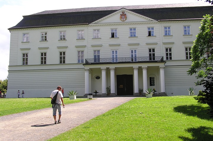 img00012.jpg